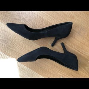 Black H&M pumps - size 40. Perfect for work